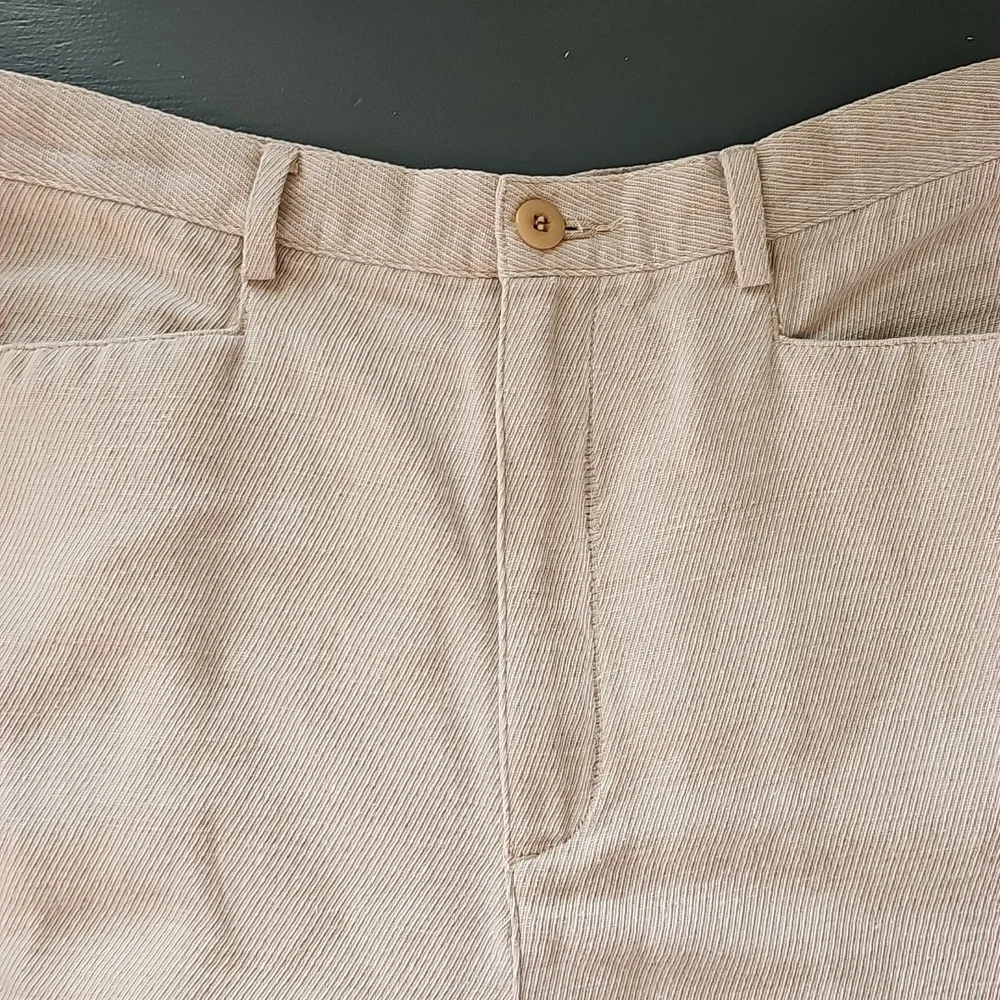 Liz Claiborne Womens Light Tan Slacks. Size 12. Front Pockets. - Picture 5 of 8